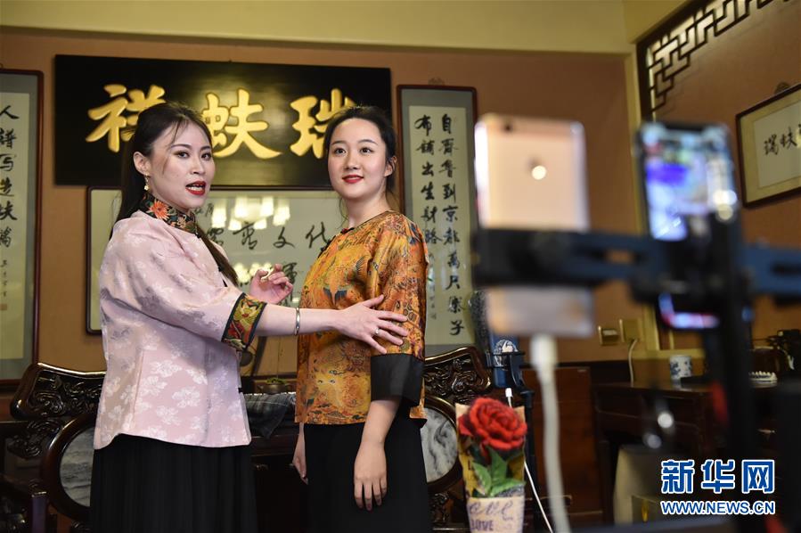 (圖文互動)(4)京城老字號“試水”網絡直播 探索非遺“活態”傳承