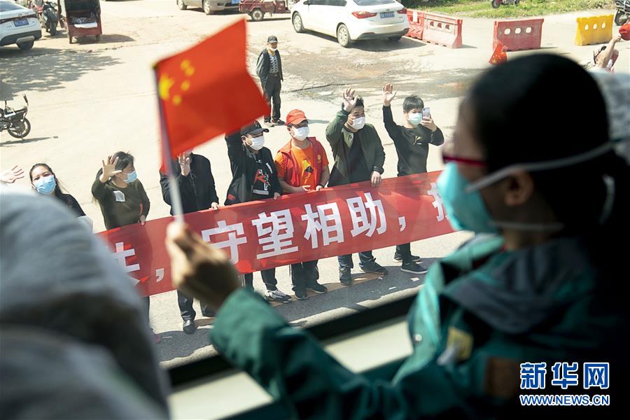 （聚焦疫情防控·圖文互動）（1）分秒必爭！一切為了治病救人——中國抗疫生命至上的生動實踐