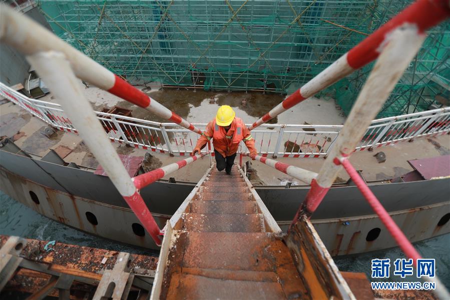 (圖文互動)(7)伶仃洋上超級工程建設者的一天