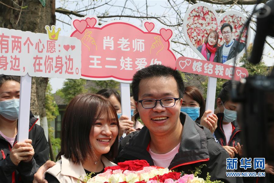 (新華全媒頭條·圖文互動)(12)“我看不見你的樣子,但我知道你是誰”——寫在國際護士節來臨之際