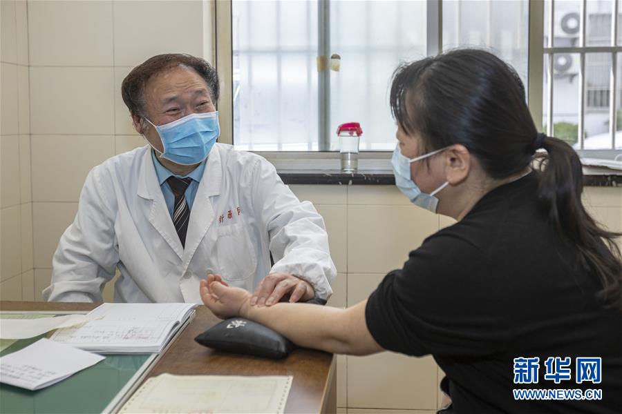 (代表委員履職·圖文互動)(4)“履職與行醫,都要精益求精”——全國政協委員吳煥淦履職記