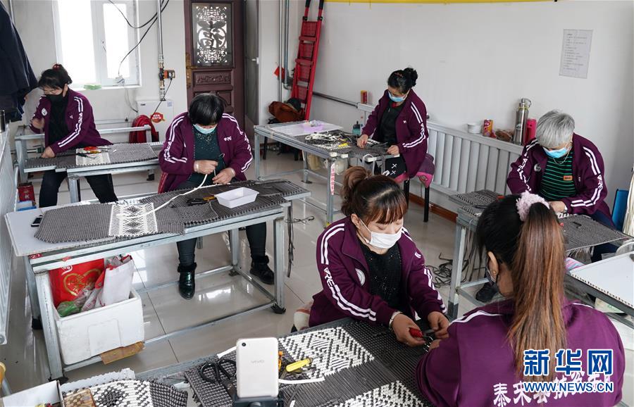 （在習近平新時代中國特色社會主義思想指引下——新時代新作為新篇章·習近平總書記關切事·圖文互動）（2）助你飛翔，擁抱陽光——助力殘疾人脫貧攻堅故事