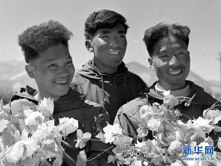 (體育·專題)(1)六十年回望——紀(jì)念人類首次從北坡登頂珠峰60周年
