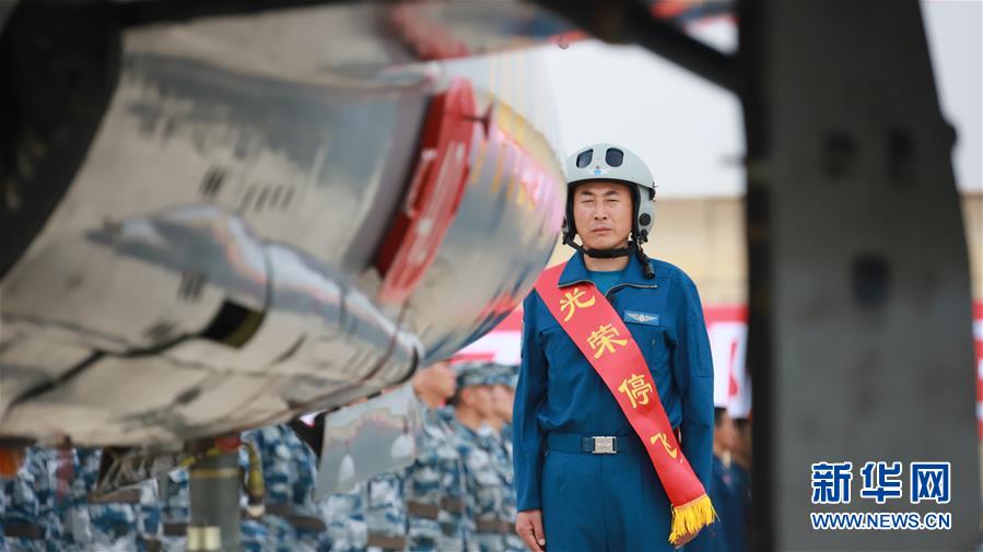 (圖文互動)(7)5290小時!中國空軍殲擊機飛行紀錄保持者光榮停飛