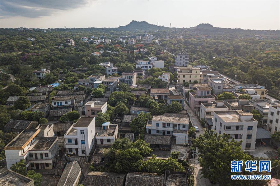 (新華全媒頭條·走向我們的小康生活·圖文互動)(9)留住鄉愁留住美——千村競秀綴瓊州