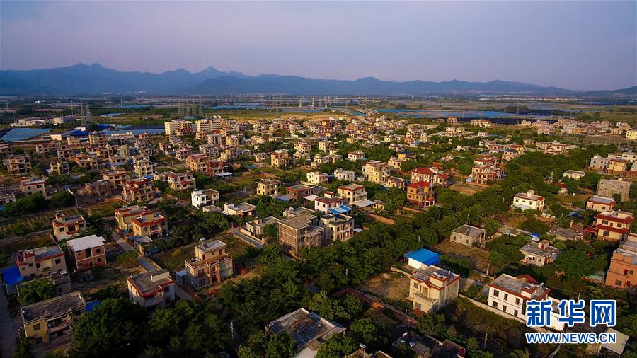 (新華全媒頭條·走向我們的小康生活·圖文互動)(14)留住鄉愁留住美——千村競秀綴瓊州