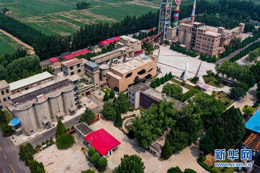 (新華全媒頭條·走向我們的小康生活·圖文互動(dòng))(7)我們村里的年輕人——賈家莊追求美好生活的“動(dòng)力源泉”