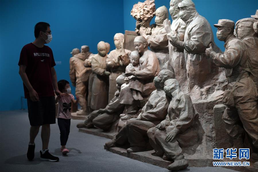 (社會)(1)抗疫主題美術作品亮相國博