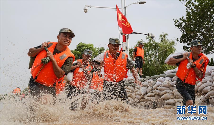 (防汛抗洪·一線人物·圖文互動(dòng))(2)集智戰(zhàn)洪魔——陸軍某舟橋旅重舟一營(yíng)抗洪記事