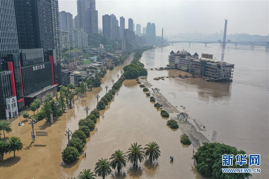 （防汛抗洪·圖文互動）（10）救援，在被洪水漫過的街巷之間——直擊重慶長江、嘉陵江抗洪一線
