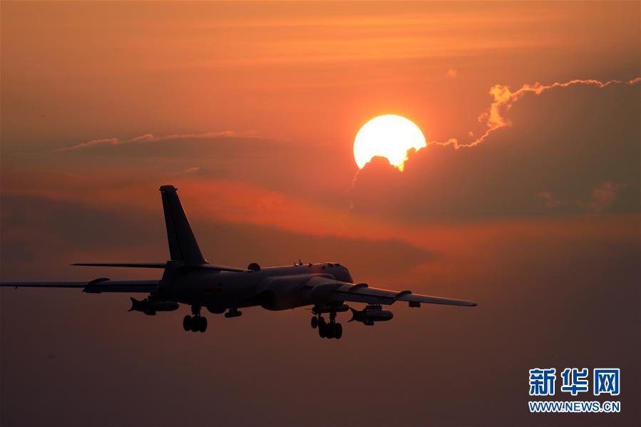 (在習近平強軍思想指引下·我們在戰位報告·圖文互動)(4)雷霆“戰神”向戰而飛——空軍航空兵某師牢記囑托備戰打仗記事