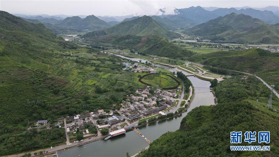 （新華全媒頭條·走向我們的小康生活·圖文互動）（5）長城腳下，小康村串成“珍珠鏈”