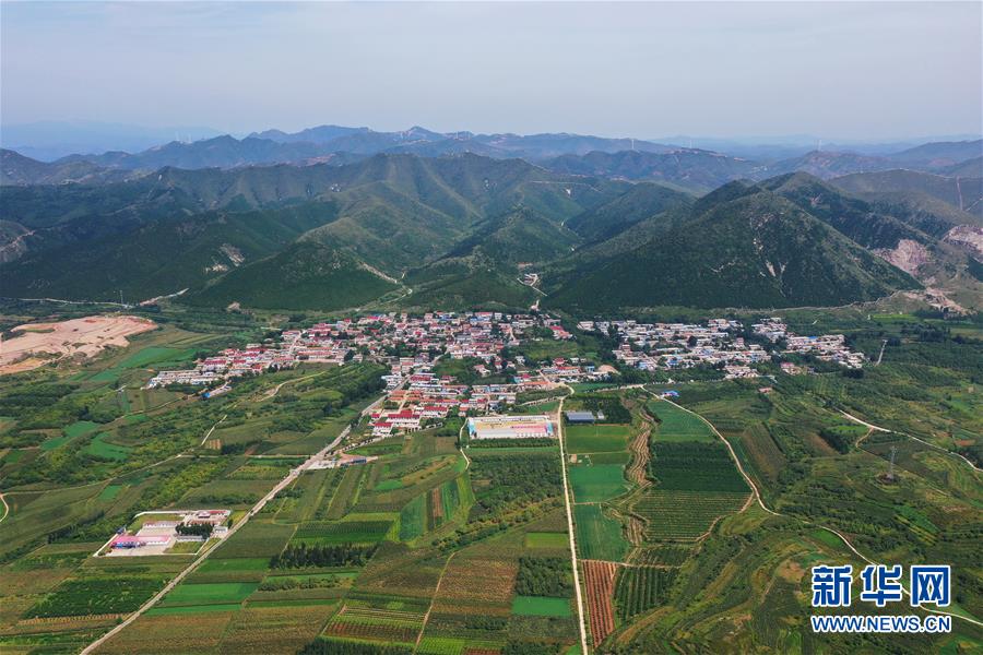 （新華全媒頭條·走向我們的小康生活·圖文互動）（13）長城腳下，小康村串成“珍珠鏈”