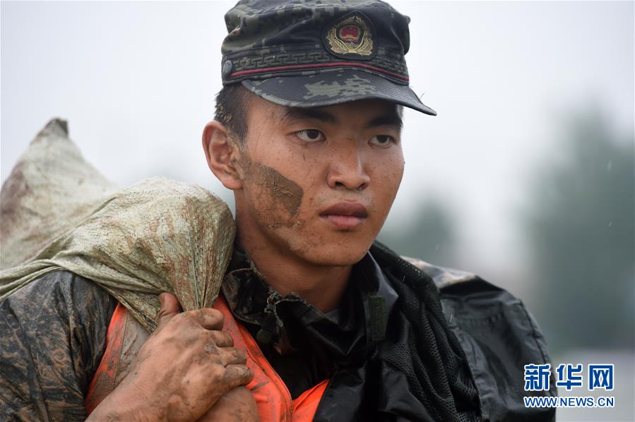 (在習(xí)近平新時代中國特色社會主義思想指引下——新時代新作為新篇章·習(xí)近平總書記關(guān)切事·圖文互動)(6)一切為了人民——寫在全國防汛救災(zāi)取得階段性重大勝利之時