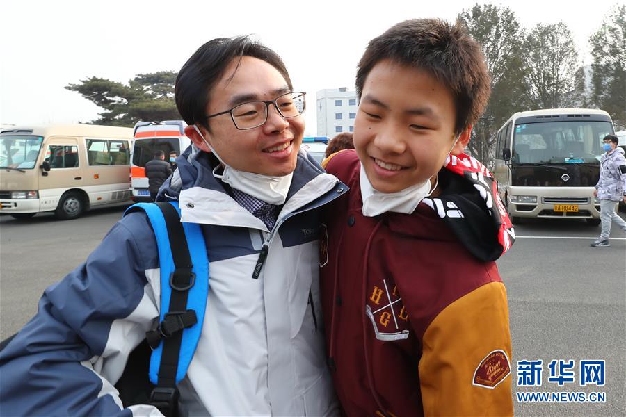 （抗疫一線醫(yī)務(wù)人員英雄群體·圖文互動(dòng)）（5）你的名字，我們的希望——記國(guó)家援鄂抗疫醫(yī)療隊(duì)