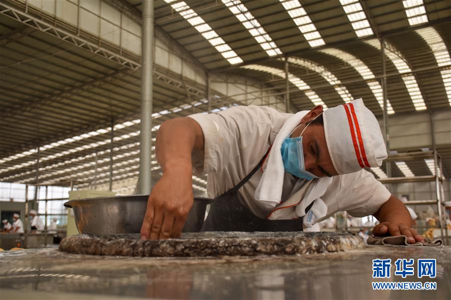 (決戰決勝脫貧攻堅·圖文互動)(1)家門口的“夢工廠”