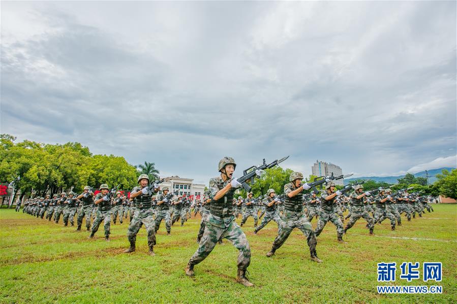 (在習近平強軍思想指引下·我們在戰位報告·圖文互動)(2)千里移防,鐵心跟黨走——南部戰區陸軍第75集團軍某紅軍旅政治建軍、練兵備戰記事