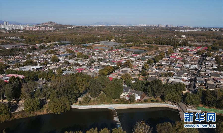 (全面建成小康社會“百城千縣萬村調研行”·圖文互動)(1)北戴河村:藝術院落“點亮”鄉村致富路