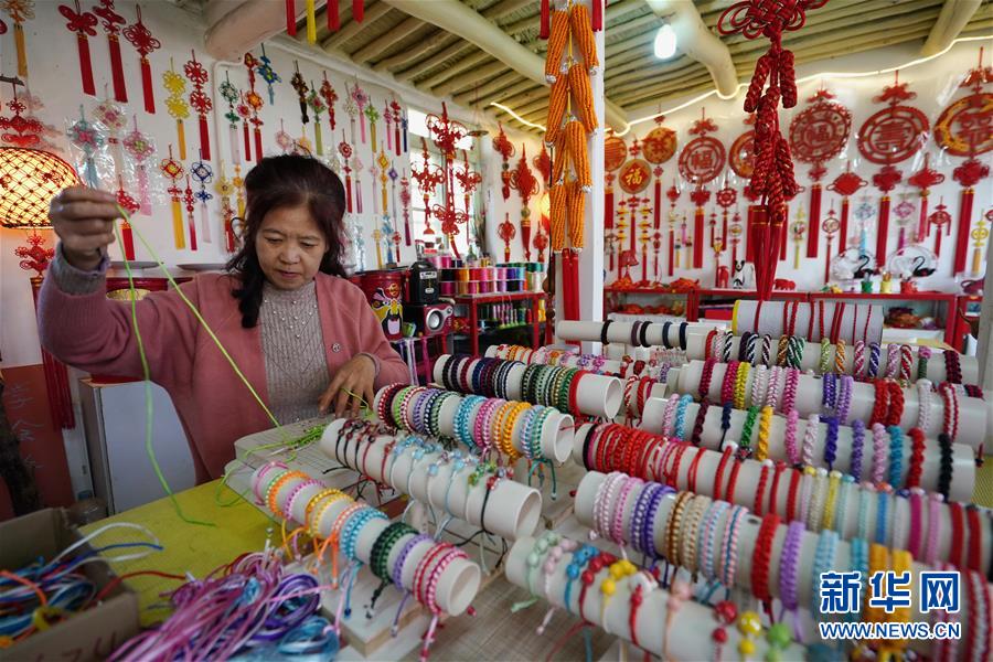 (全面建成小康社會“百城千縣萬村調研行”·圖文互動)(3)北戴河村:藝術院落“點亮”鄉村致富路