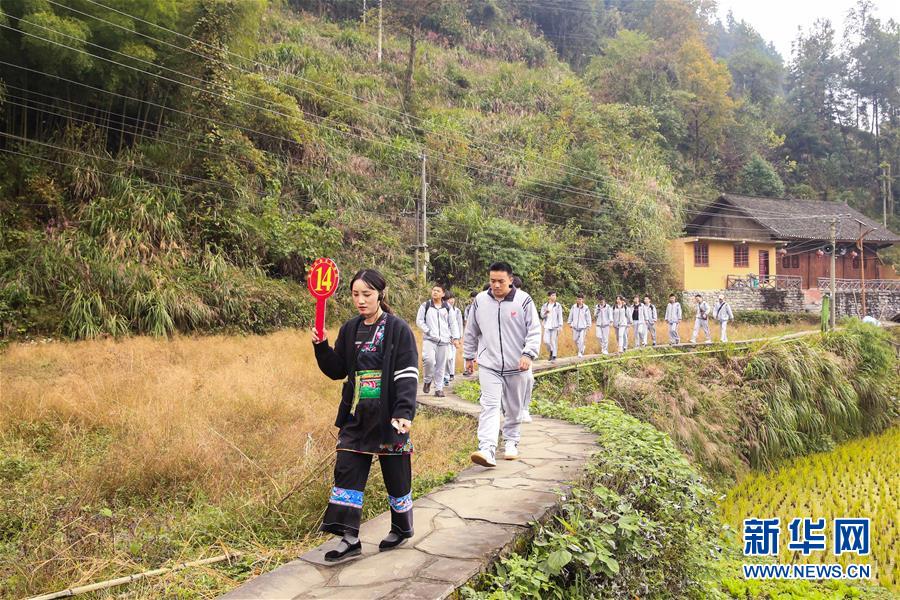 (在習近平新時代中國特色社會主義思想指引下——新時代新作為新篇章·習近平總書記關切事·圖文互動)(3)精準扶貧7年,十八洞村“長”出10余種新職業