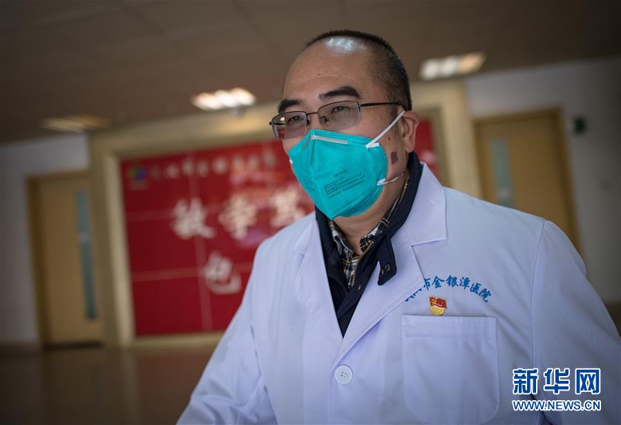（抗疫先進(jìn)事跡·圖文互動(dòng)）（3）張定宇：疫情“暴風(fēng)眼”里，“漸凍”之軀與時(shí)間賽跑