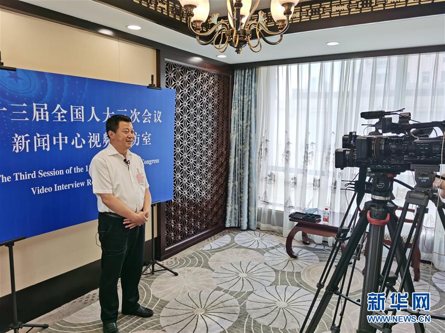 (代表委員講述抗疫故事·湖北篇·圖文互動)(3)萬眾一心創造“中國速度”彰顯“中國力量”——湖北團代表回顧戰“疫”歷程
