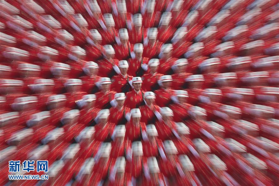 （國慶70周年·慶祝大會(huì)）慶祝中華人民共和國成立70周年大會(huì)在京隆重舉行