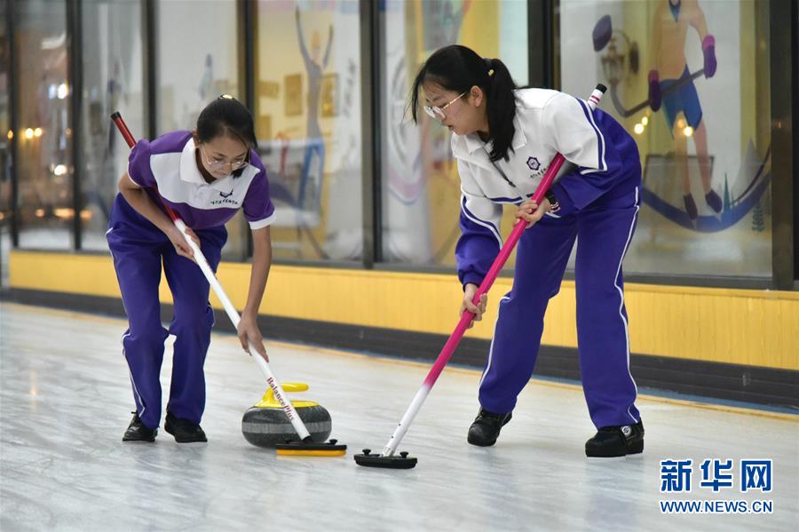 (體育·圖文互動)(4)(在習(xí)近平新時代中國特色社會主義思想指引下——新時代新作為新篇章·總書記關(guān)心的百姓身邊事)奔跑吧,少年!——體育讓孩子們插上強壯的翅膀(配本社同題文字稿)