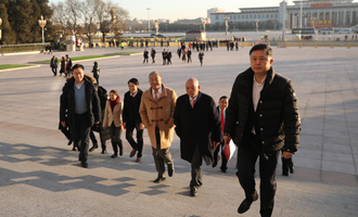 與會人員陸續入場