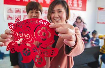 河北永清:剪紙迎新年