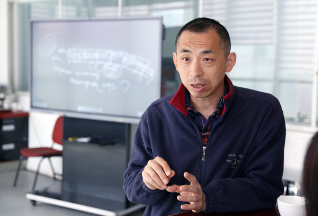 在黑洞的最中心，是平行宇宙的另外一個入口