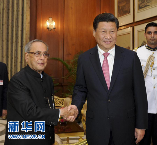 9月18日,國(guó)家主席習(xí)近平在新德里會(huì)見印度總統(tǒng)慕克吉。 新華社記者張鐸 攝  9月18日,國(guó)家主席習(xí)近平在新德里會(huì)見印度總統(tǒng)慕克吉。 新華社記者張鐸 攝