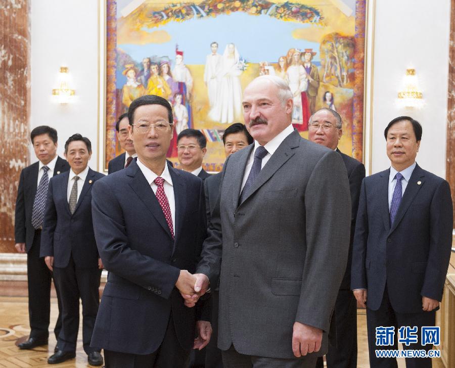 9月26日，應(yīng)邀訪問白俄羅斯的國務(wù)院副總理張高麗在明斯克會見白俄羅斯總統(tǒng)盧卡申科。新華社記者王曄攝 