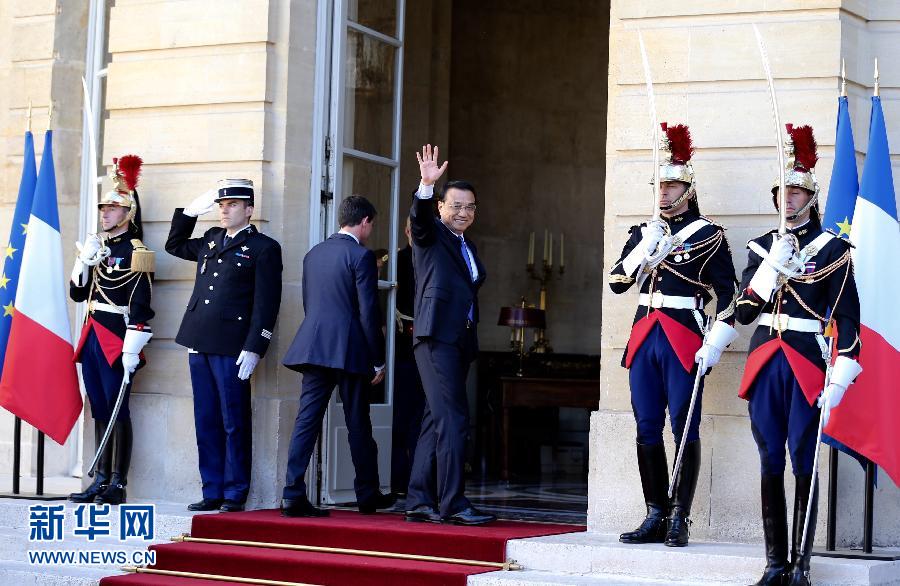 6月30日，中國國務院總理李克強在巴黎總理府同法國總理瓦爾斯舉行會談。 新華社記者 馬占成 攝