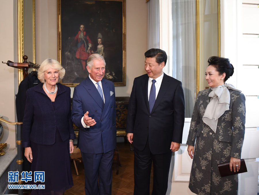 10月20日，國家主席習近平和夫人彭麗媛在倫敦會見英國查爾斯王儲夫婦。 新華社記者 謝環馳 攝