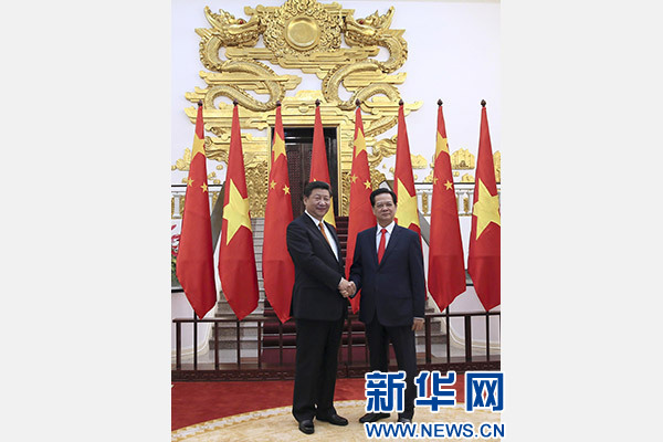11月5日，中共中央總書記、國家主席習近平在河內同越南總理阮晉勇舉行會談。 新華社記者 蘭紅光 攝