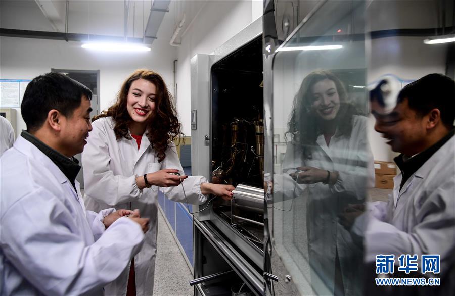 (新華全媒頭條·上合青島峰會(huì)·圖文互動(dòng))(12)遠(yuǎn)航,揚(yáng)起“上海精神”的時(shí)代風(fēng)帆——寫在上海合作組織成員國元首理事會(huì)第十八次會(huì)議即將召開之際