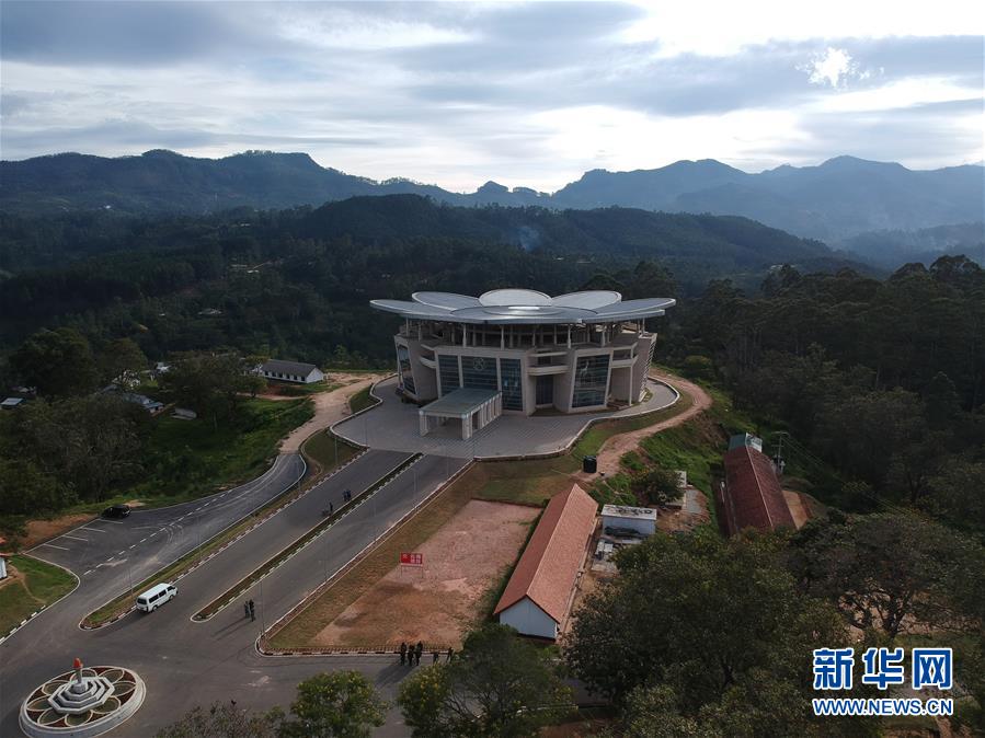 (國際)中國援建斯里蘭卡軍事學(xué)院綜合樓項(xiàng)目舉行交接儀式
