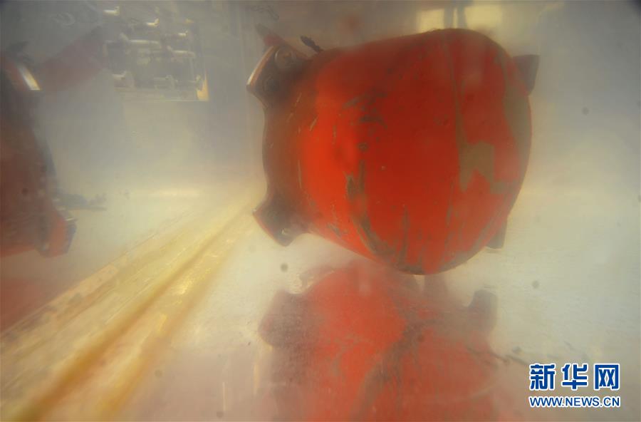 (國際)(2)印尼打撈起去年失事的獅航客機第二個黑匣子