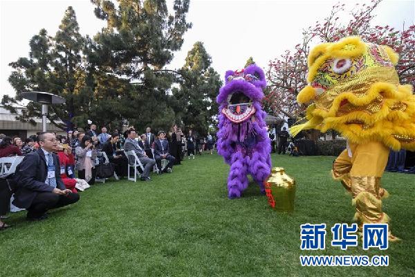 (國際·圖文互動)(2)通訊:瞧這一家子舞獅的美國人