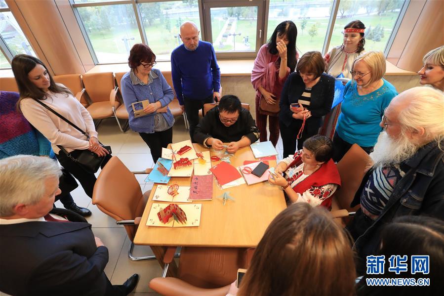 (國際)(2)中白民間藝術精品展在白俄羅斯開幕