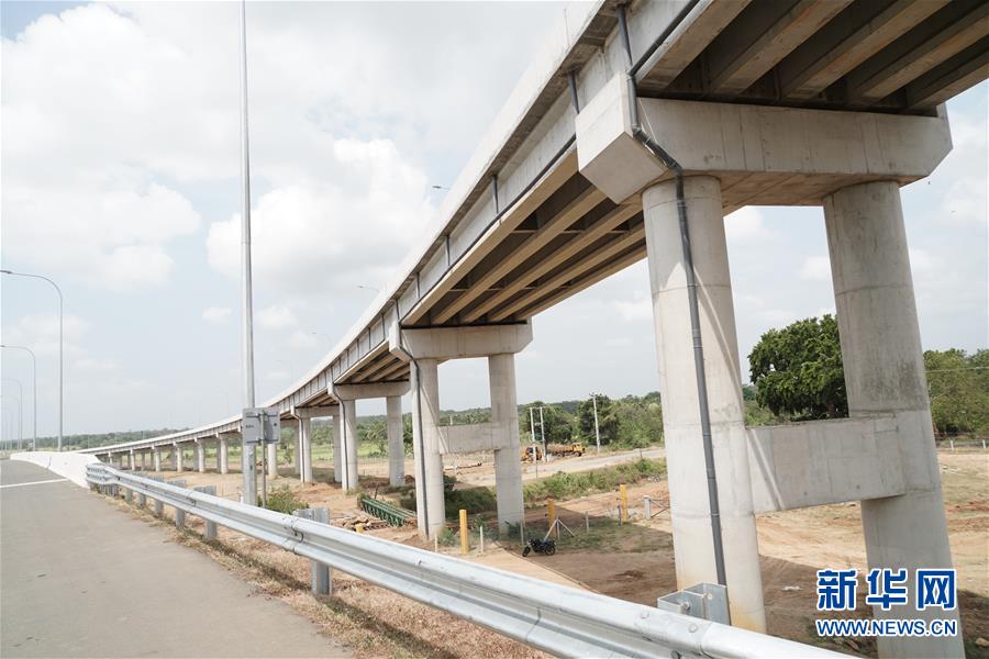 (國際·圖文互動)(8)中企承建斯里蘭卡南部高速公路延長線全線通車