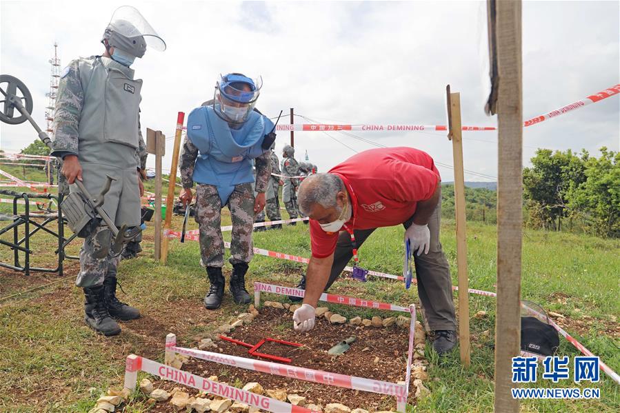 (XHDW·圖文互動)(1)中國赴黎維和官兵獲聯(lián)合國人道主義掃雷資質(zhì)