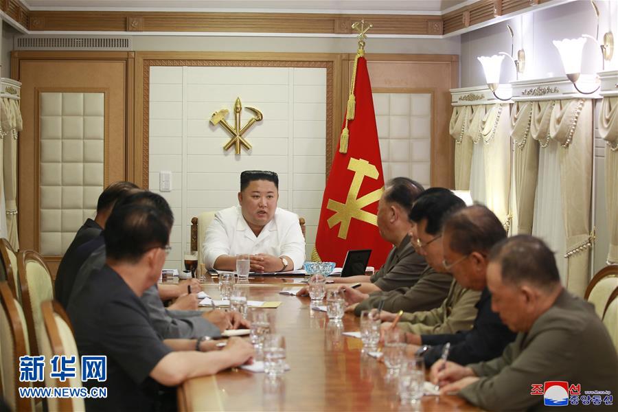 (國際)金正恩在臺風(fēng)災(zāi)區(qū)部署救災(zāi)并考察