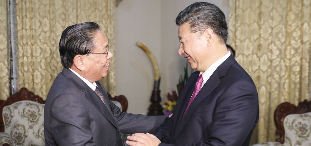 習近平會見老撾人民革命黨中央委員會前總書記、前國家主席朱馬里